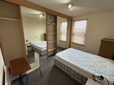Large room|West Ken\Fulham|Lovely flatmates! Main Photo