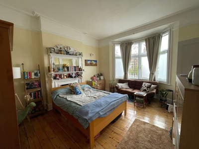 Large En-suite Available in Streatham Hill Main Photo