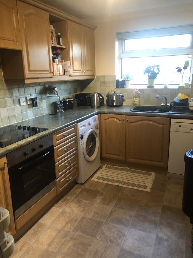 Room to rent Cheshunt Main Photo