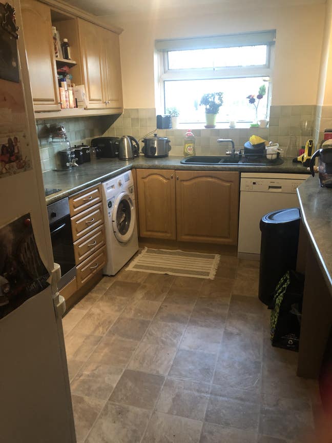 Room to rent Cheshunt Main Photo