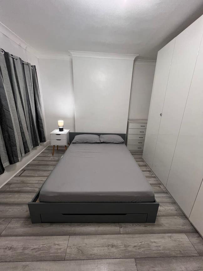 Spacious Double Room Available Now Main Photo