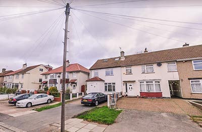 Studio in Layfield Road, London NW4 Main Photo