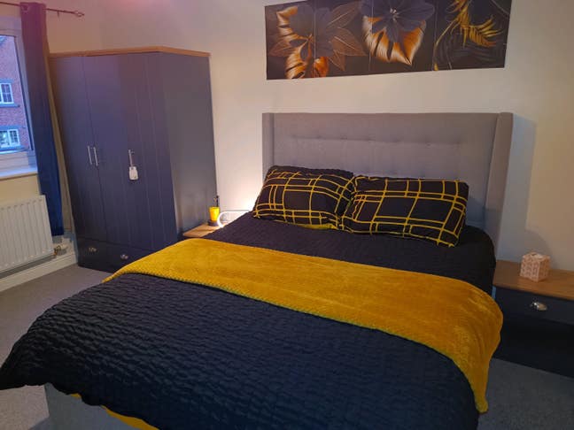 Dble room,king size bed, private TV in Carlisle  Main Photo
