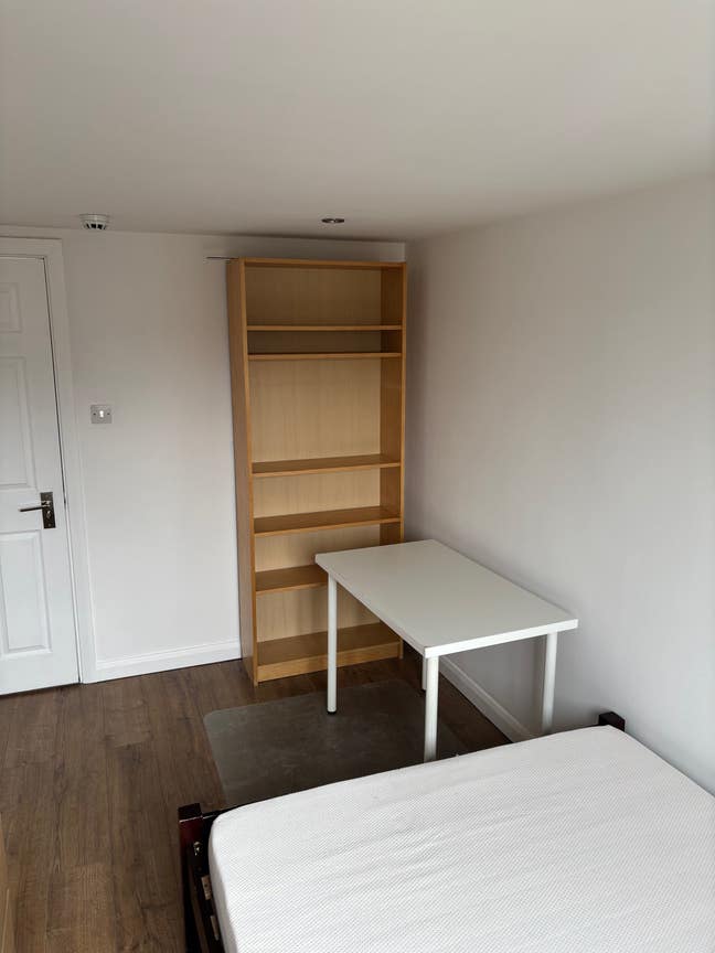 Refurbished Double Room N16 Main Photo