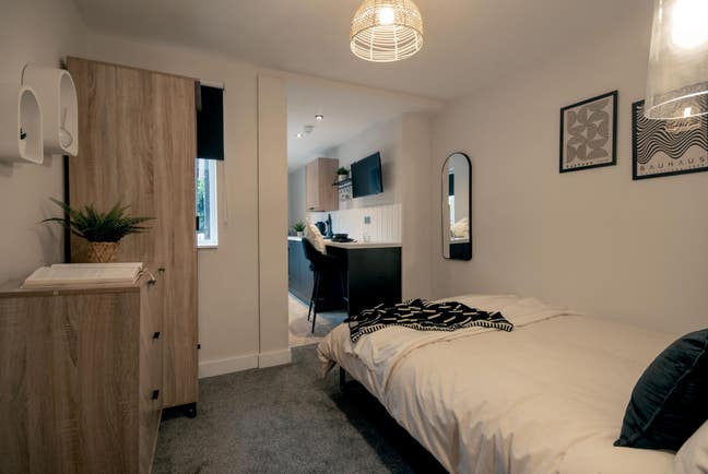 Modern HMO Near Derby City Centre – Spacious Rooms Main Photo