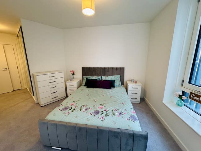 Ensuite Room in Modern Flat - Canning Town E16 Main Photo