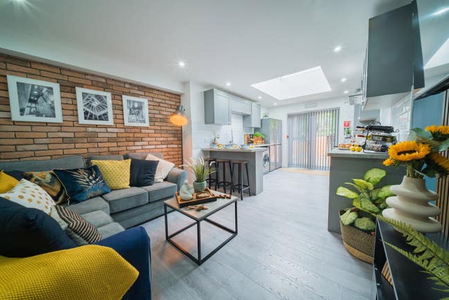 You Have Just Found Your Ideal Ensuite Room in CV1 Main Photo