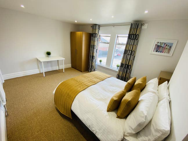 Big Luxury Room  Available Main Photo