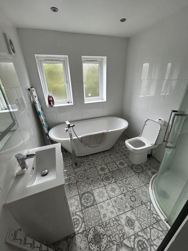 Last double Room Available , Fully Furnished Main Photo