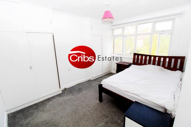 Spacious Double Bedroom to Let in New Malden | All Main Photo
