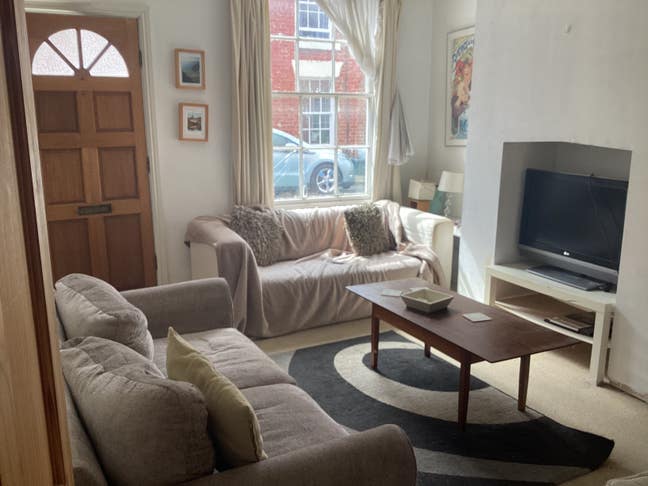 Large double in three share Handbridge. Main Photo