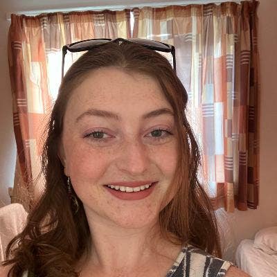 Solo female looking for double  Main Photo