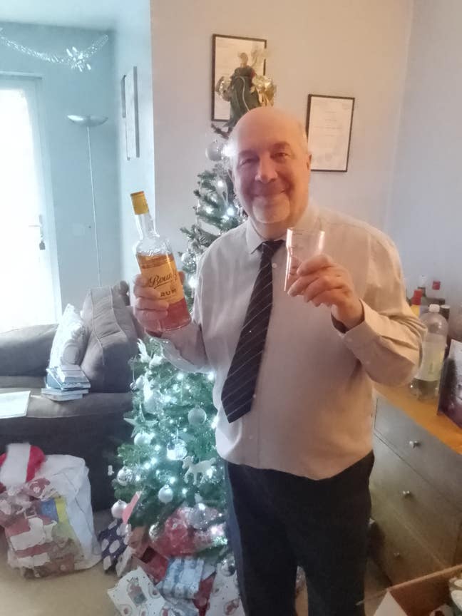 Professional Male seeks a single roomm Main Photo