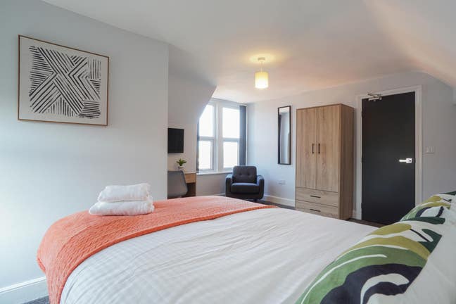 Large double ensuite rooms to rent Main Photo