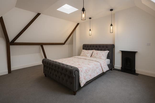 *** Specious Studio available - London road *** Main Photo