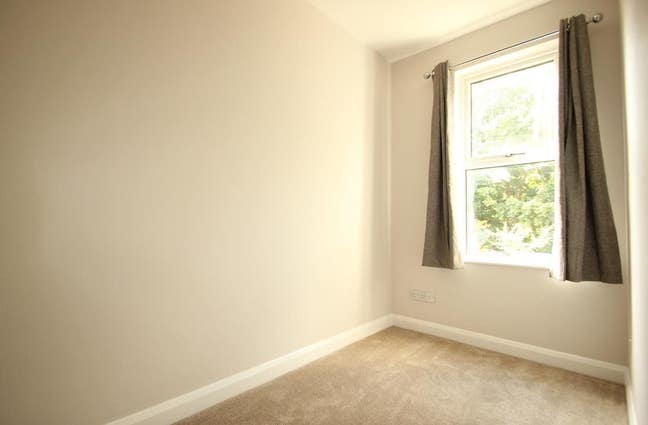 Room available in Soho/Near JQ Main Photo