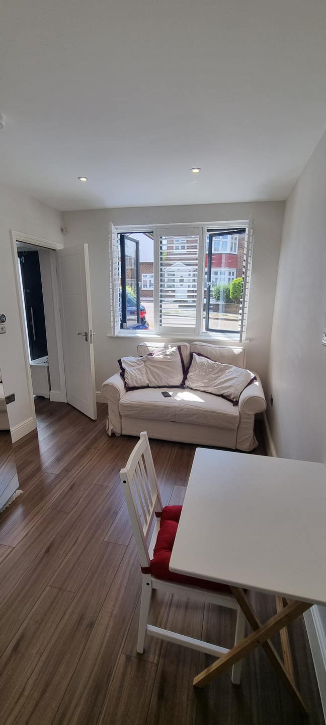 Studio £950 (incl. bills) Main Photo