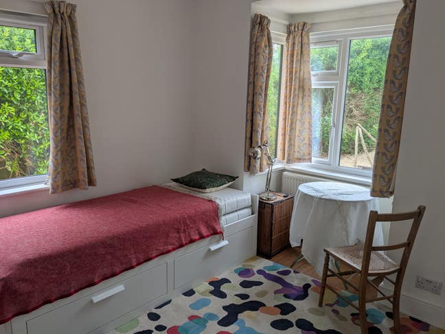 Bright and sunny double room near Brighton Marina Main Photo