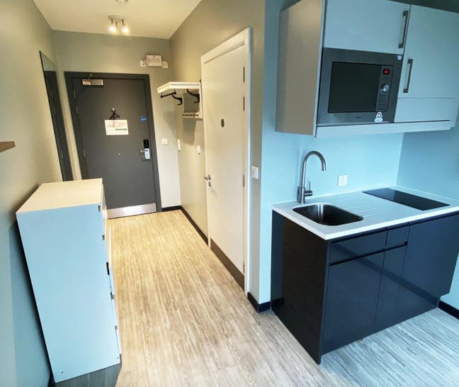 One Bed Apt, All Private, Small Lounge Main Photo