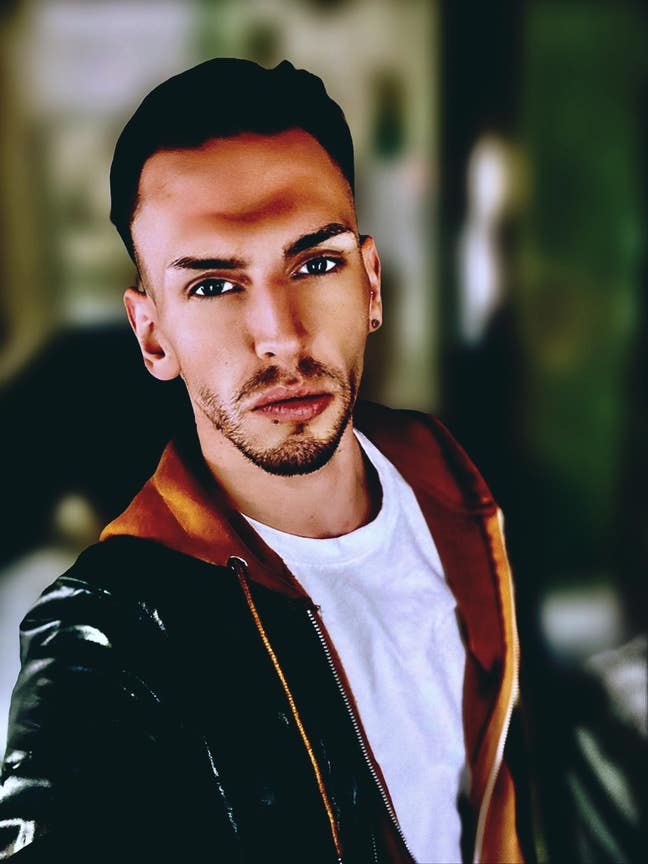 I am a male aged 30, I am looking for a doubl... Main Photo