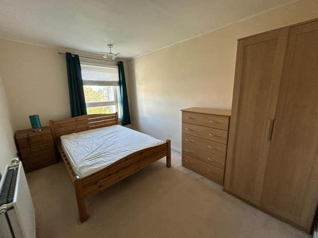 Beautiful Double Bedroom in New Gorbals  Main Photo