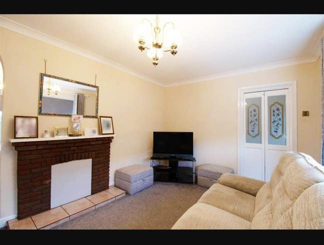 Double size room available for single/couple Main Photo