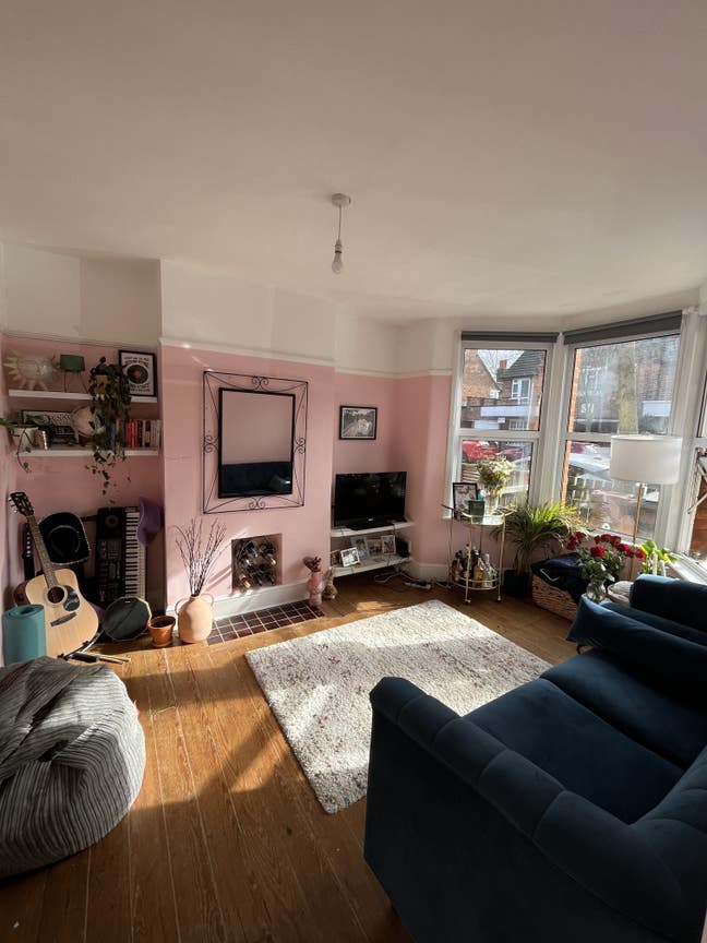 Short term let in wfh-friendly 2 bed flat from Feb Main Photo