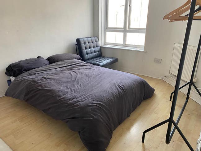 Double room available in Zone 1 , bills included  Main Photo