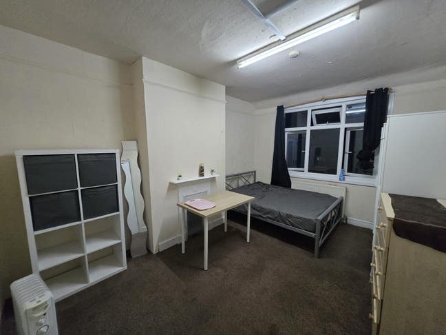 Spacious Double Room in a Shared House Wembley HA0 Main Photo