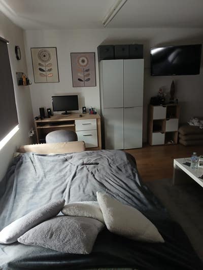Separate studio/annexe  Main Photo