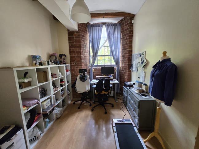 Fem flatmate needed! PhD students & catlovers! Main Photo