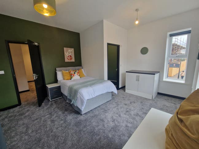 🏡 En-Suite Rooms – Available Failsworth Main Photo