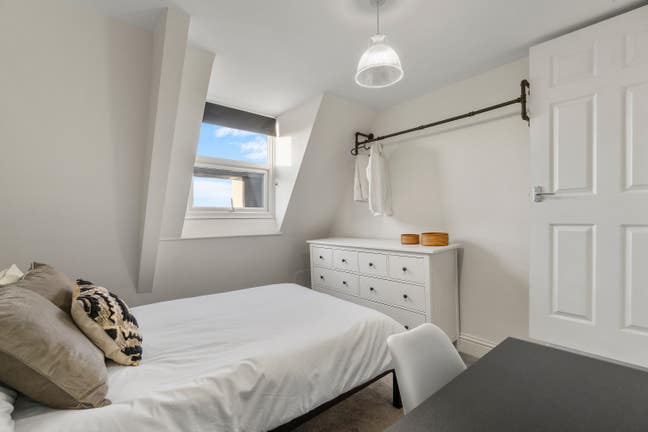 💎Sale! Luxurious Room in Stunning Grand Home💎  Main Photo