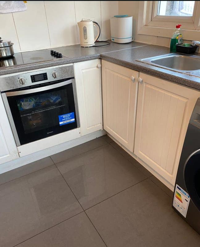 Rent double room available  Main Photo