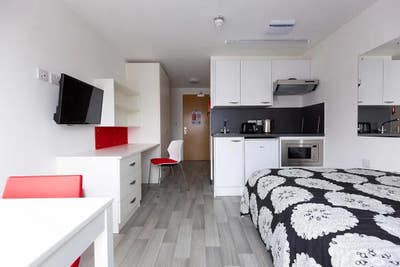 September 2025/26 | Bills Included | Students Only Main Photo