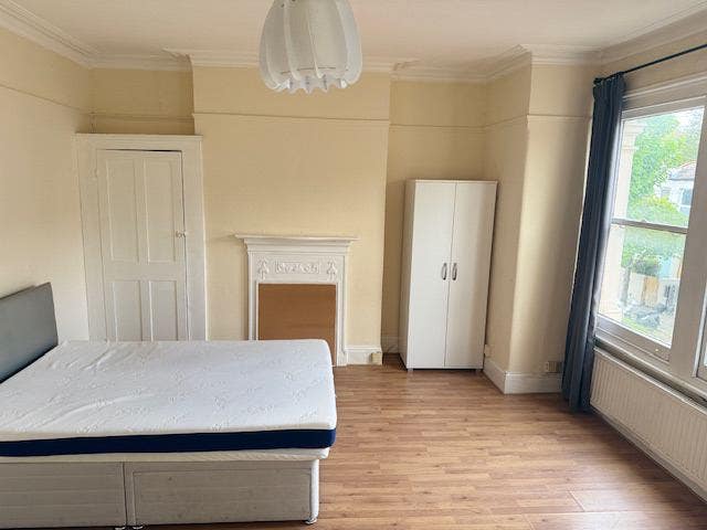 Super Big DR in houseshare , 7mins Acton Town Main Photo