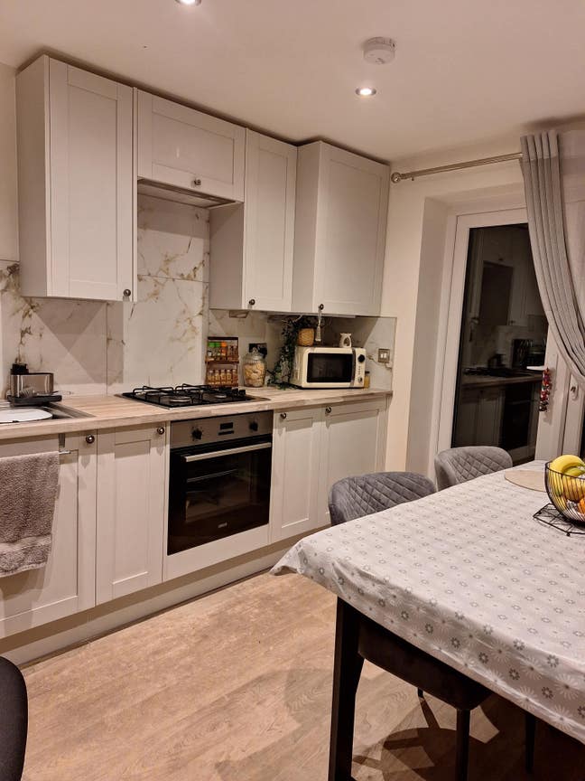 Nice double room in heart of Heaton Mersey. Main Photo