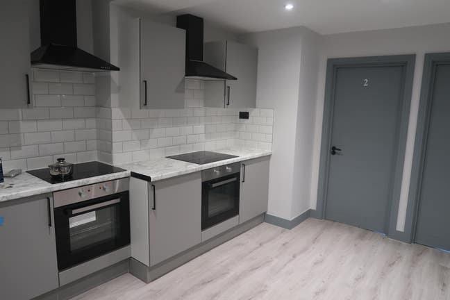 Spacious Furnished Room in New Hmo - Uc Accepted Main Photo