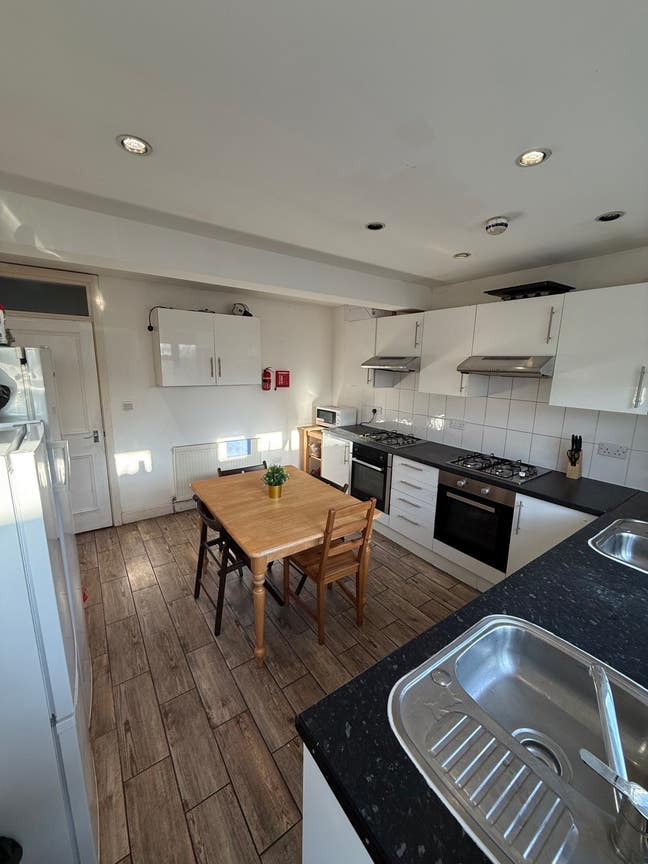 Cheapest Single Room Close to Brent Cross Main Photo