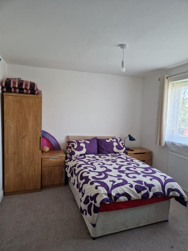 Lovely large double & single Rooms available  Main Photo