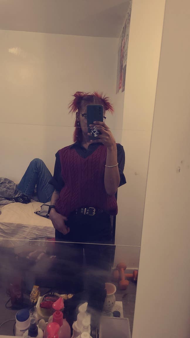 Looking for a room Main Photo
