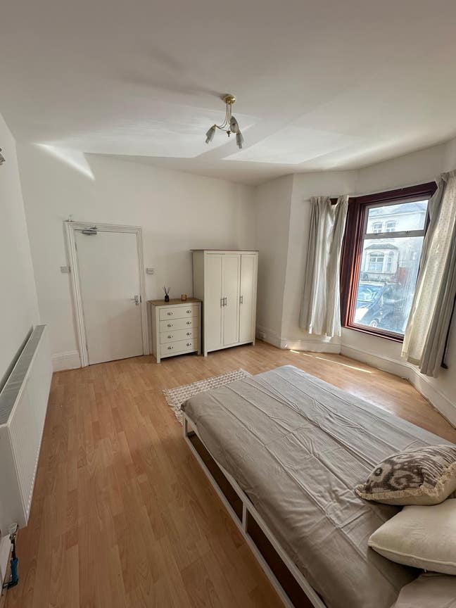✨ Double Room in Friendly House Share ✨ Main Photo