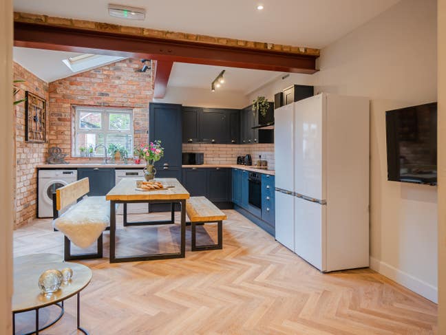 B16 En-suite 🏡 No Dep 💥All Bills Inc Main Photo