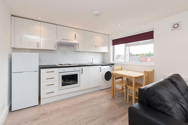 Bright One Bedroom Flat – Incl Council Tax & Water Main Photo