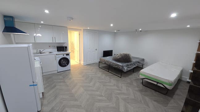 Studio flat Main Photo