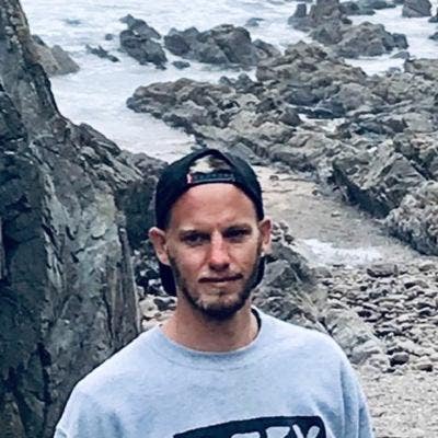 Professional Seeking Room in West London Main Photo