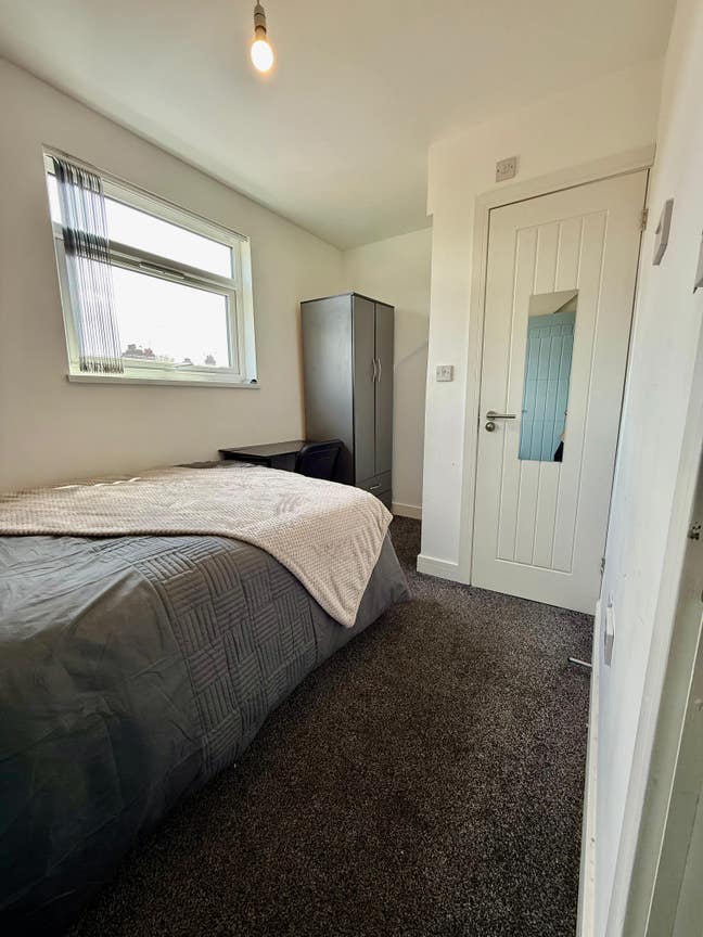 Large en-suite room city centre Main Photo