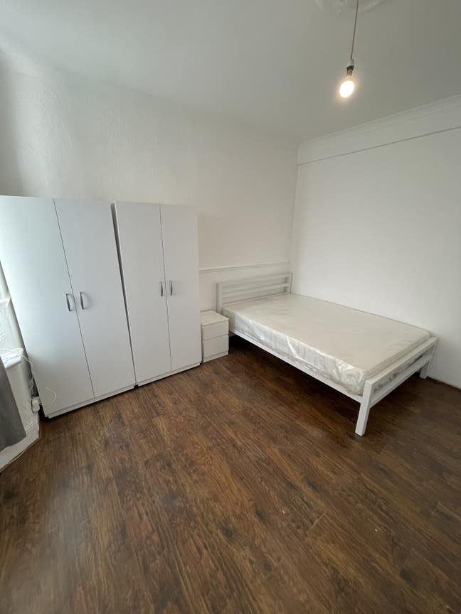 Newly Refurbished 2 Rooms For Couple| Upon Park Main Photo