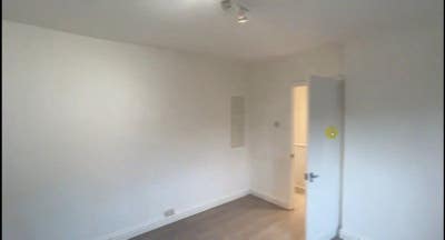 Big One room Sharing specials for a couple with sh Main Photo