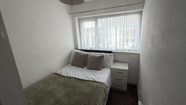 🏡 Spacious 4 Bedroom in Bromley. Bills Inclusive Main Photo